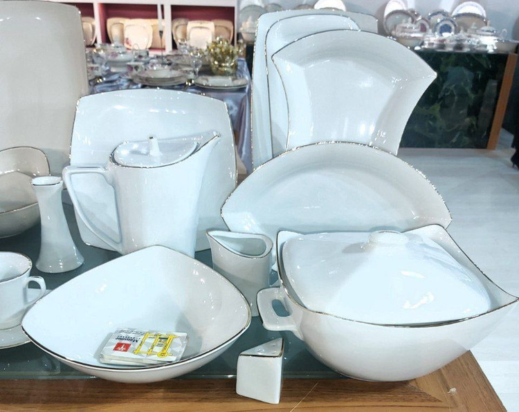سرویس چینی پردیس لب طلا ۱۰۵ پارچه ۱۲ نفره
